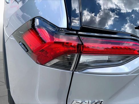 Used 2025 Toyota RAV4 XLE AWD/4WD image 27