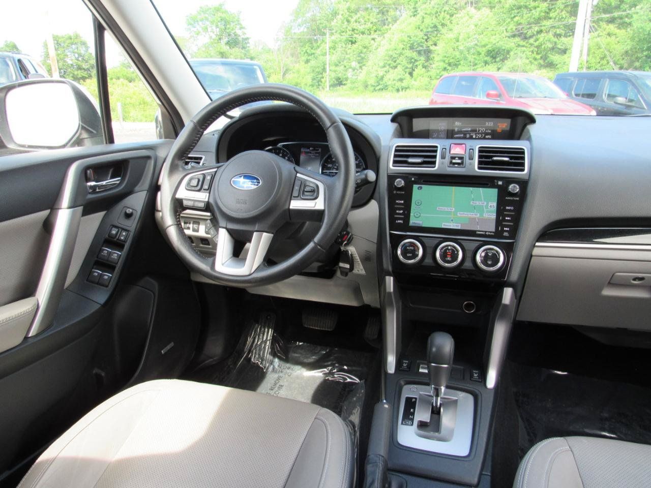 Used 2017 Subaru Forester 2.5i Limited AWD/4WD image 9
