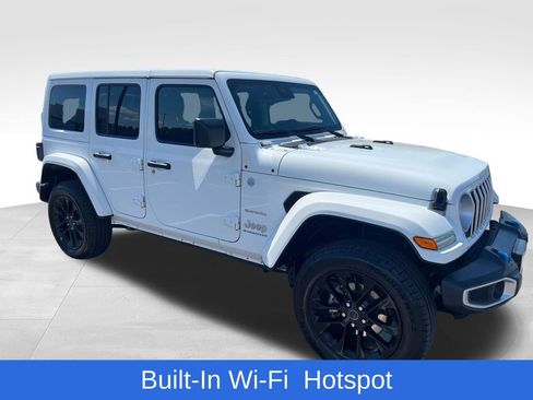 Used 2024 Jeep Wrangler Unlimited Sahara AWD/4WD image 8