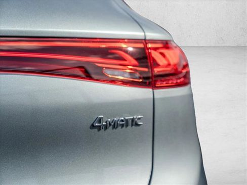 Used 2025 Mercedes-Benz EQS 580 4MATIC SUV image 12