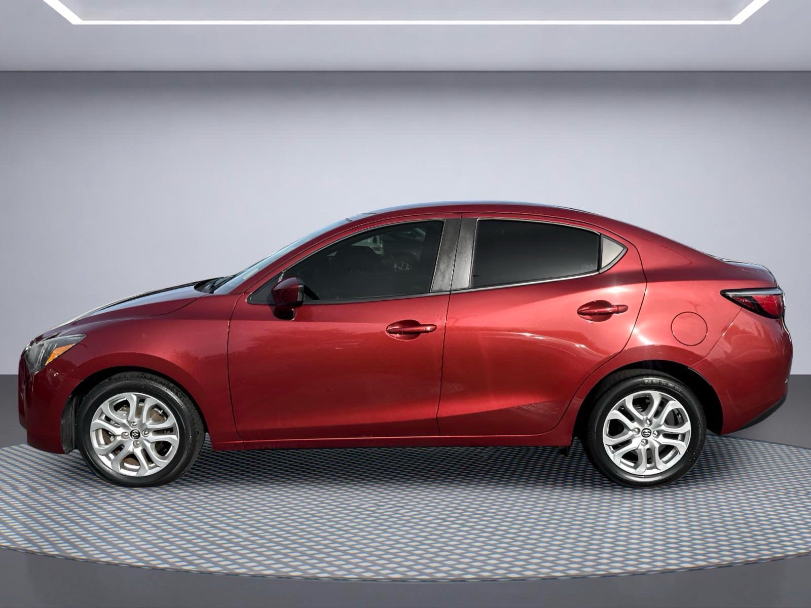 Used 2018 Toyota Yaris iA FWD image 3