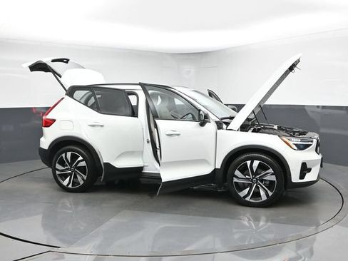 Used 2023 Volvo XC40 B5 Plus w/ Driver Assist Package AWD/4WD image 52