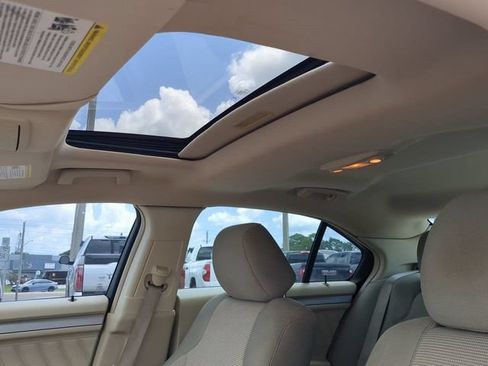 Used 2013 Ford Taurus SEL FWD image 19