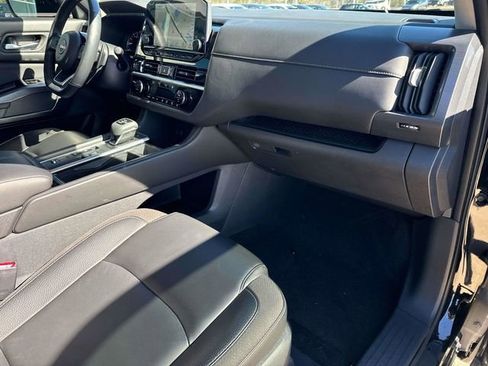 Used 2024 Nissan Pathfinder SL image 19