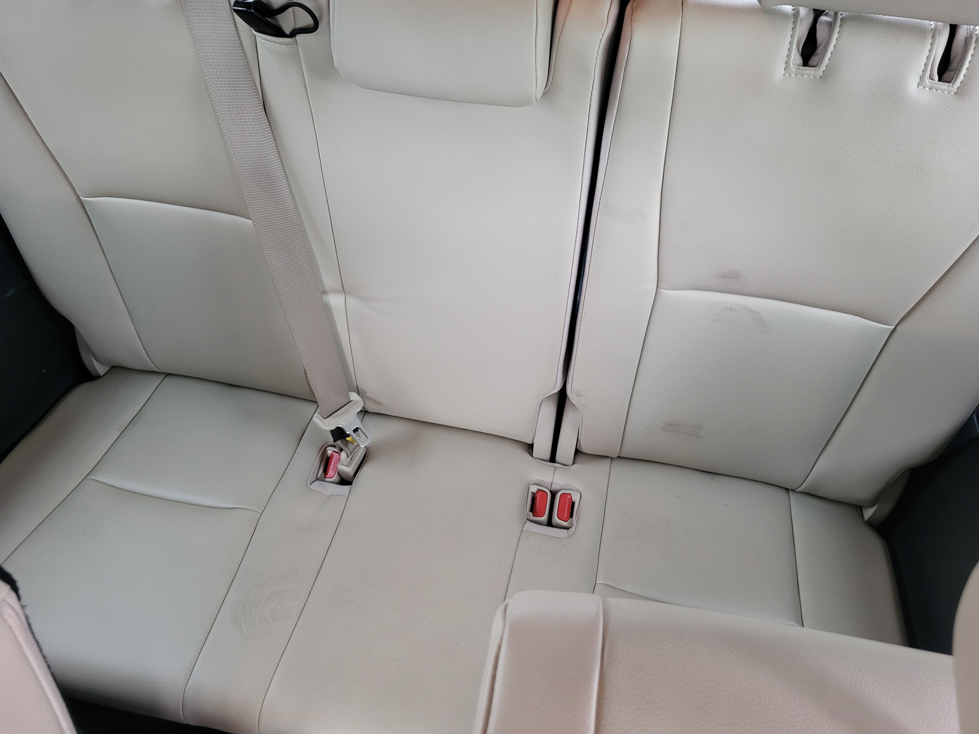 Used 2020 Toyota Highlander XLE AWD/4WD image 24