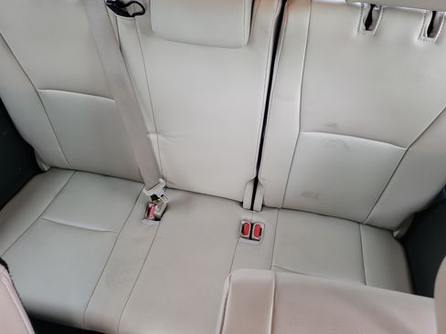 Used 2020 Toyota Highlander XLE AWD/4WD image 24