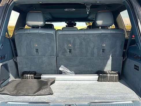 Used 2022 Jeep Grand Wagoneer Series III w/ Rear Seat Video Group 1 image 24