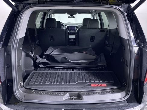 Used 2023 GMC Acadia SLE w/ Driver Convenience Package image 13