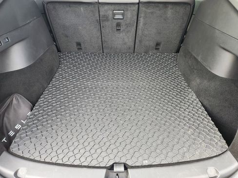 Used 2020 Tesla Model Y Long Range image 31