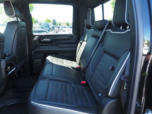 Used 2024 GMC Sierra 2500 AT4X AWD/4WD image 15