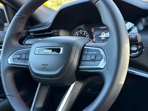 Used 2024 Jeep Compass Trailhawk image 16