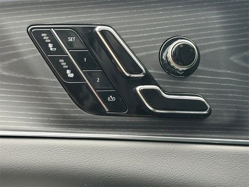 Used 2024 Cadillac Lyriq Luxury image 23