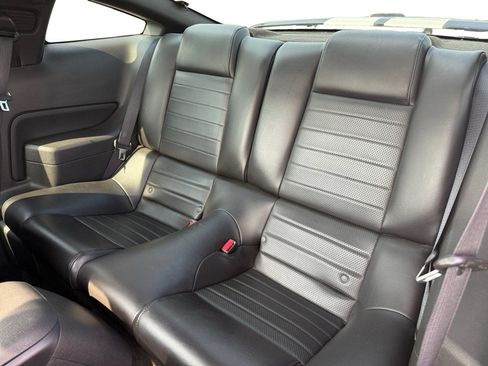 Used 2006 Ford Mustang GT RWD image 13