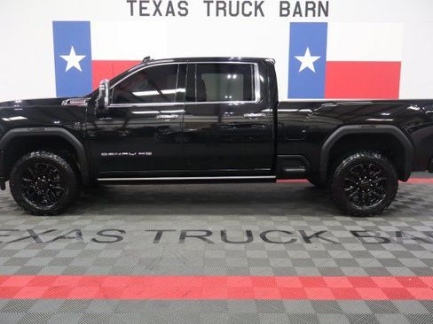 Used 2022 GMC Sierra 3500 Denali w/ Denali Black Diamond Edition AWD/4WD image 1