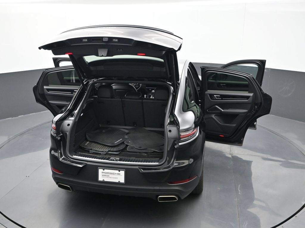 Certified 2023 Porsche Cayenne Coupe w/ Premium Package AWD/4WD image 28