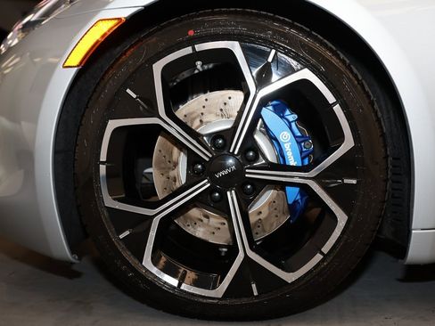 New 2025 Karma Revero Luxury image 24