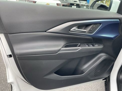 New 2026 Chevrolet Equinox EV LT image 19