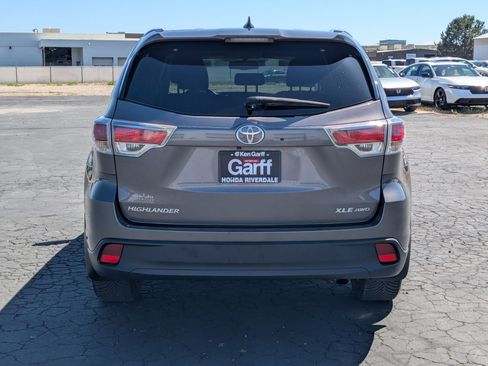 Used 2016 Toyota Highlander XLE AWD/4WD image 7
