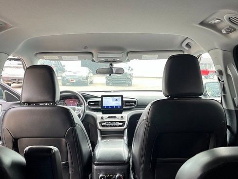 Used 2023 Ford Explorer XLT w/ Equipment Group 202A image 14