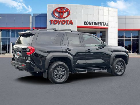 New 2026 Toyota 4Runner SR5 AWD/4WD image 5