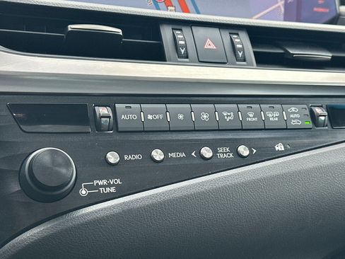 Used 2019 Lexus ES 350 image 26