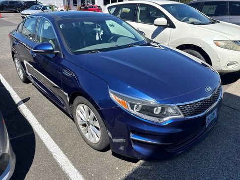 Used 2016 Kia Optima EX w/ Premium Package FWD image 2