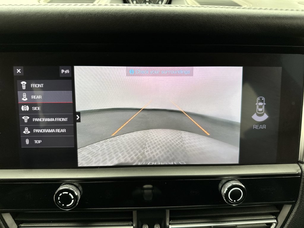Used 2022 Porsche Macan AWD/4WD image 17