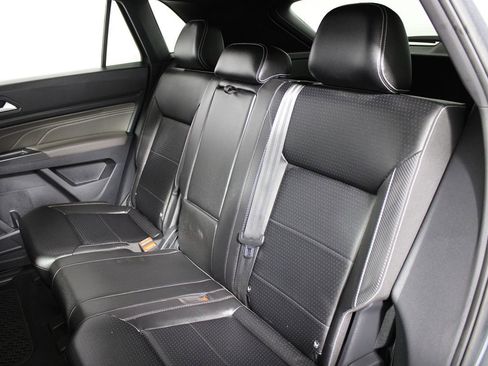 Used 2021 Volkswagen Atlas Cross Sport SE w/ Panoramic Sunroof Package image 32