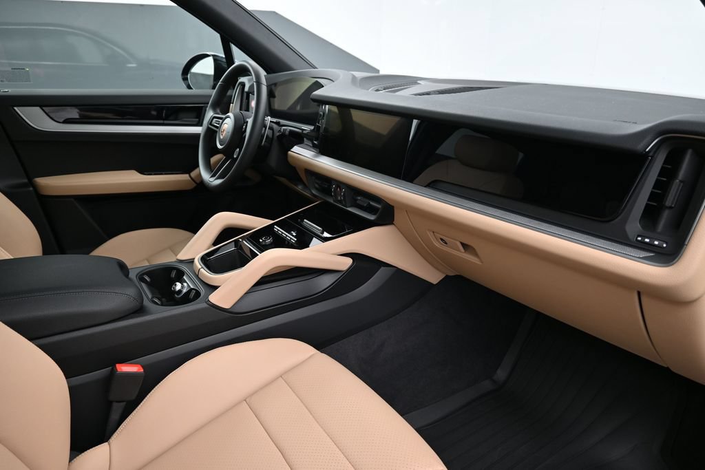 Used 2026 Porsche Cayenne AWD/4WD image 13