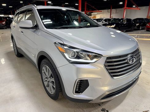 Used 2017 Hyundai Santa Fe SE image 8