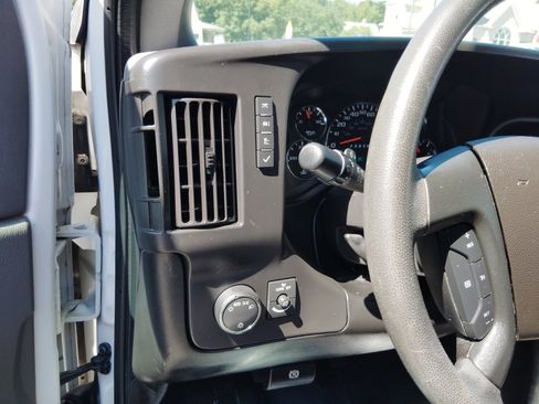 Used 2018 Chevrolet Express 2500 w/ Driver Convenience Package RWD image 14