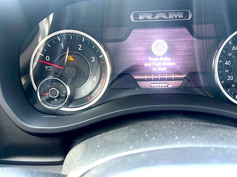 Used 2020 RAM 2500 Laramie image 8