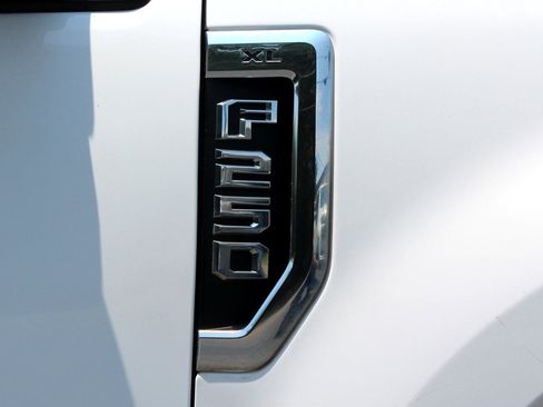 Used 2020 Ford F250 XL w/ Power Equipment Group image 27