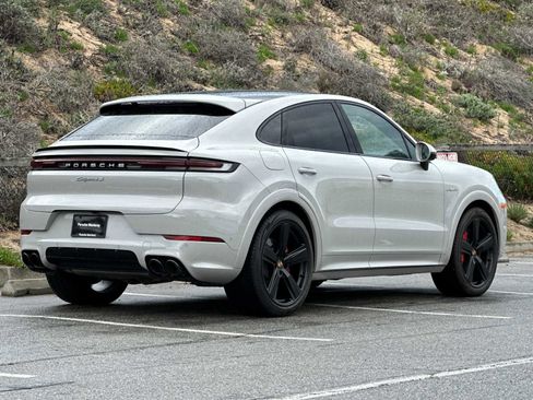 Used 2025 Porsche Cayenne S image 7