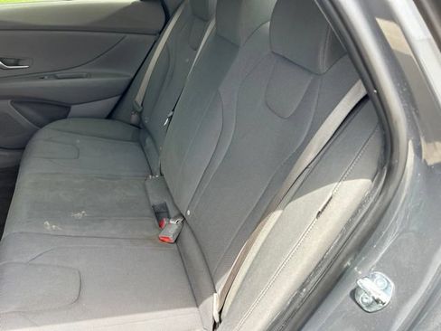 Used 2025 Hyundai Elantra SE FWD image 7