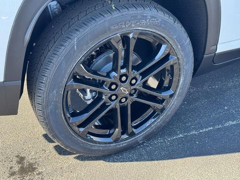 New 2026 Chevrolet Traverse LT w/ LPO, Floor Liner Package image 4