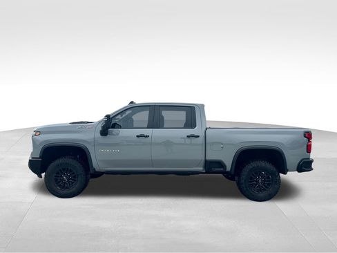 Used 2025 Chevrolet Silverado 2500 ZR2 image 7