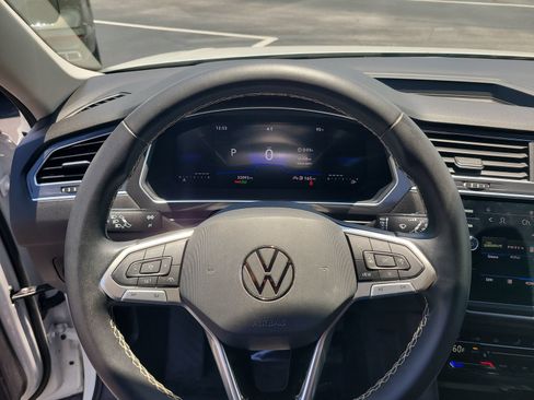 Used 2023 Volkswagen Tiguan SE FWD image 27