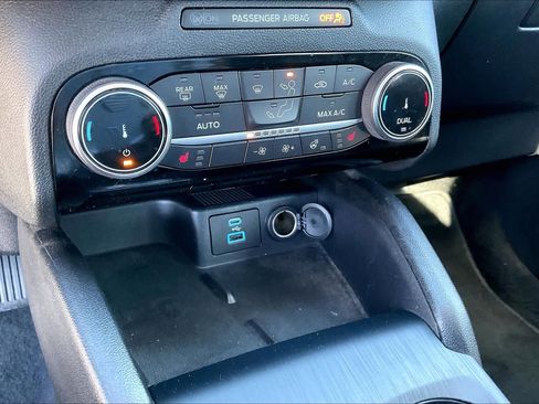 Used 2022 Ford Escape SEL w/ Technology Package image 34