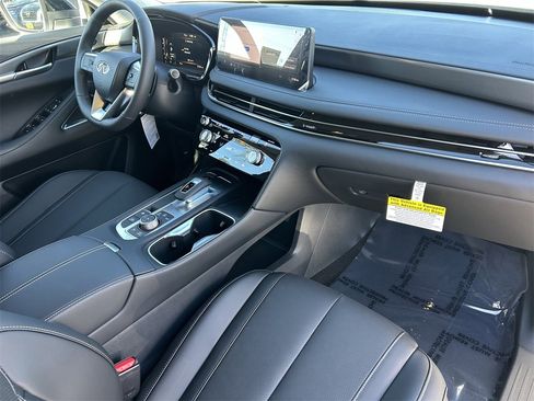 New 2026 INFINITI QX60 Luxe image 8