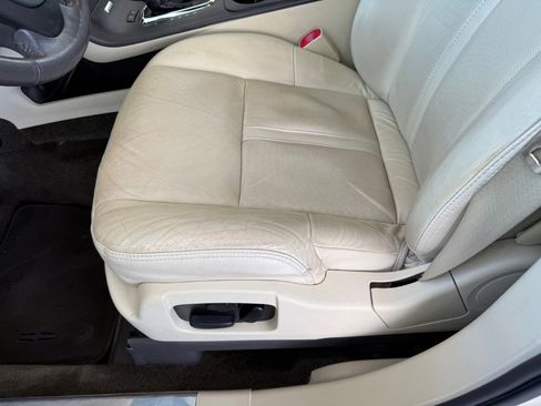 Used 2018 Lincoln MKT Reserve w/ Technology Package image 23