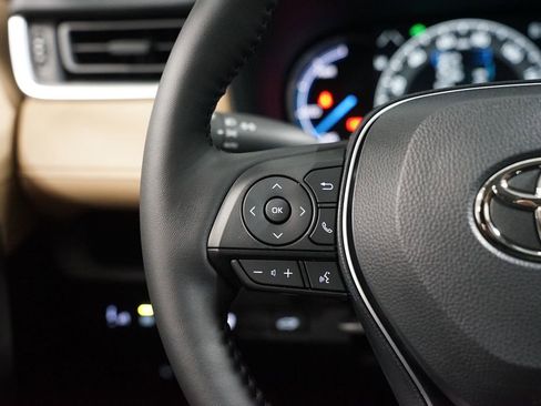 New 2025 Toyota RAV4 XLE image 14