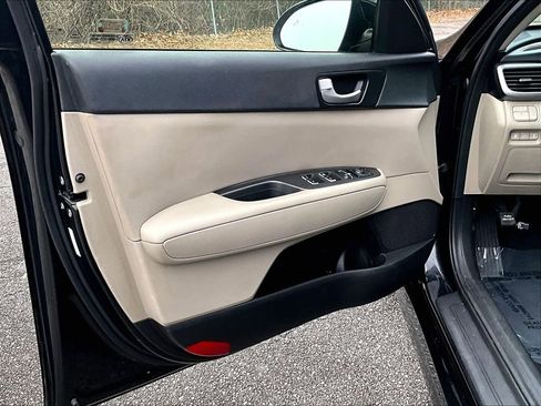 Used 2018 Kia Optima LX w/ 17" Alloy Wheels Package image 12