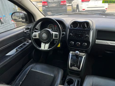 Used 2016 Jeep Compass Latitude image 14