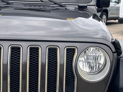 Used 2018 Jeep Wrangler Unlimited Sport S image 9