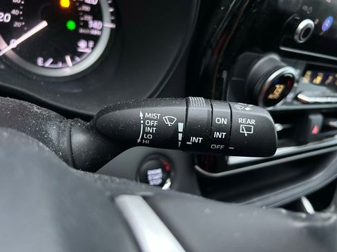 Used 2023 Toyota Highlander LE image 22