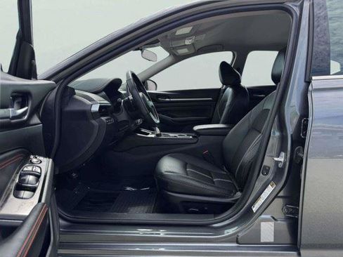 Used 2023 Nissan Altima 2.5 SR FWD image 16