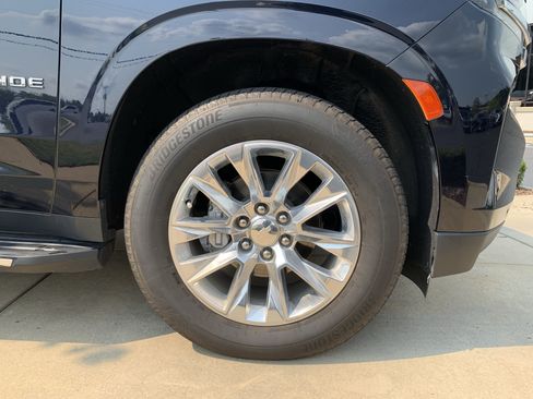 Used 2023 Chevrolet Tahoe Premier AWD/4WD image 13