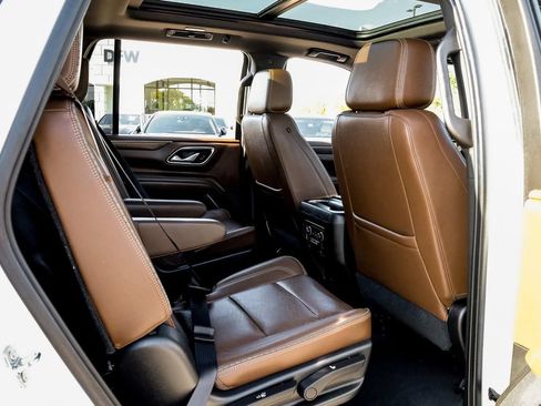 Used 2021 Chevrolet Tahoe High Country AWD/4WD image 40