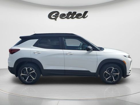 Used 2023 Chevrolet TrailBlazer RS w/ Sun and Liftgate Package FWD image 4